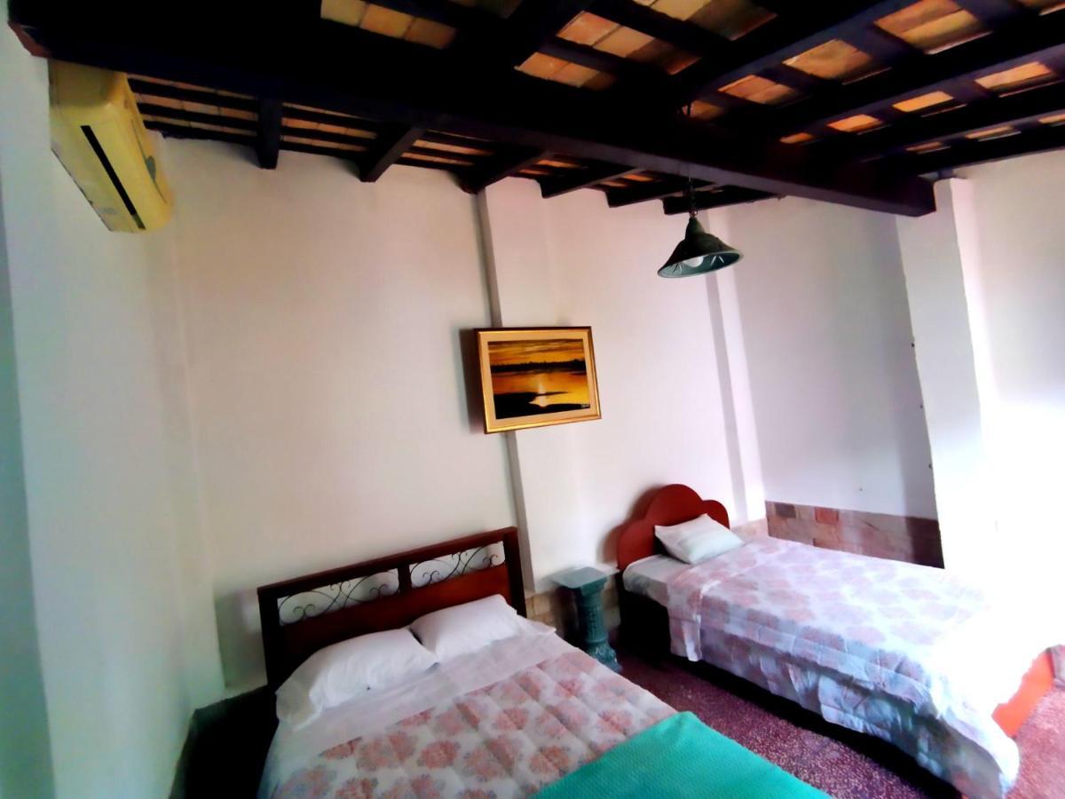Hotel La Aparesida Areguá Exterior photo